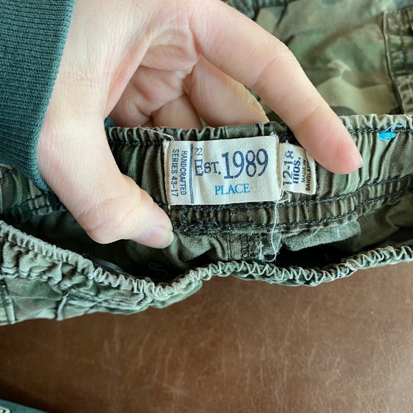 Children’s Place Camo Shorts - Picture 3 of 3